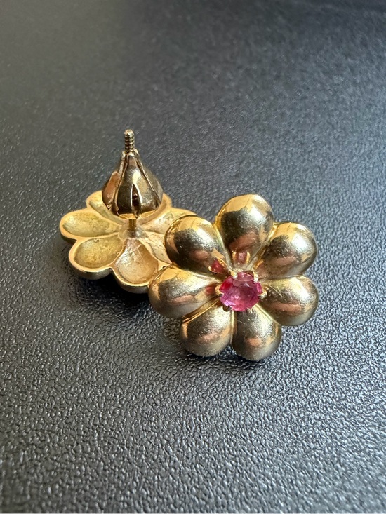 Retro Pink Sapphire Flower Earrings in 14K Gold #520460  Antique (circa 1930’) Solid Gold (14K) Flower Stud Earrings w pink sapphires-9g
